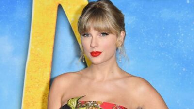 Taylor Swift 2020’de 1 milyon albüm satan ilk şarkıcı oldu