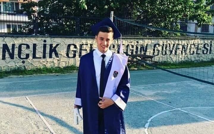 Bursa’nın İznik ilçesinde fen bilgisi öğretmenliği okuyan 20 yaşındaki Ali
