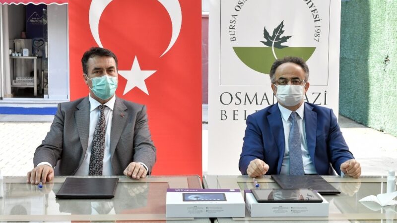 Pandemi sürecinde öğrencilere mağduriyet yaşatmamak için önemli çalışmalara imza atan