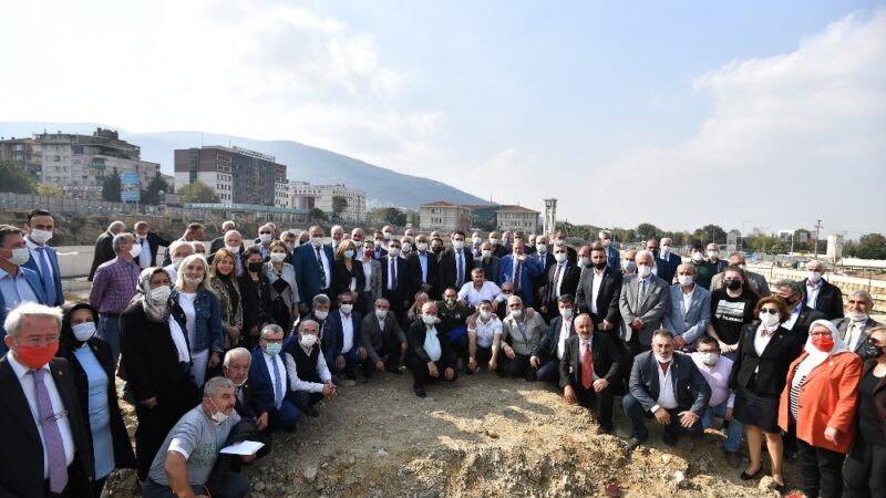 Osmangazi Belediye Başkanı Mustafa Dündar, ilçede görev yapan muhtarları Osmangazi