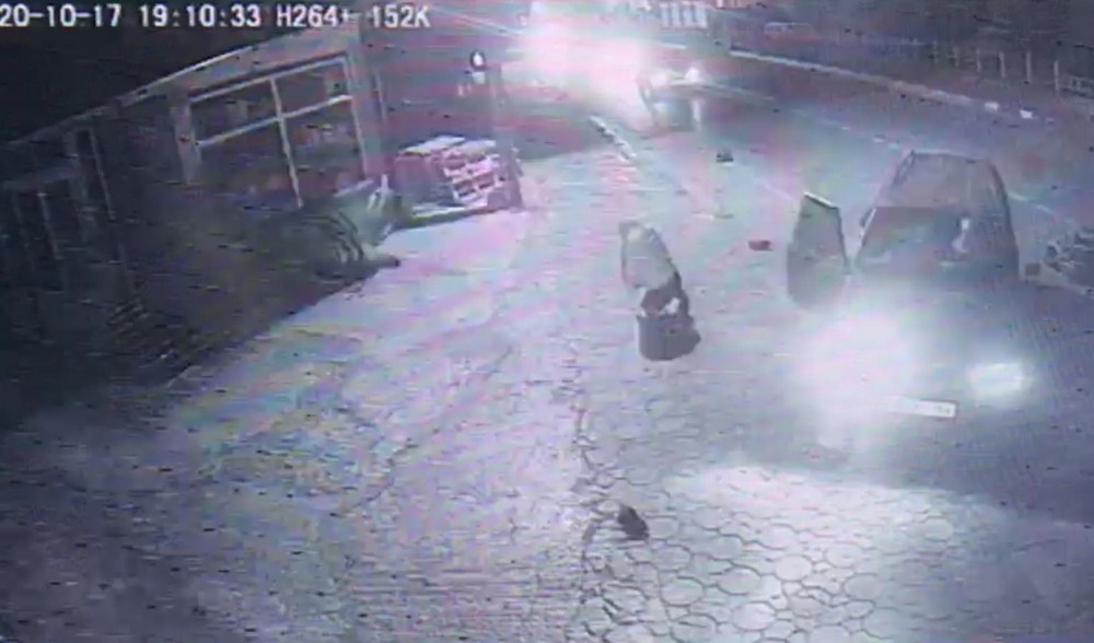 Bursa’da otomobil ile motosiklet çarpıştı! Kaza anı kamerada