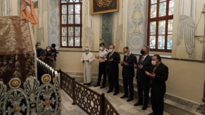 Padişah türbelerinde Kur’an tilaveti