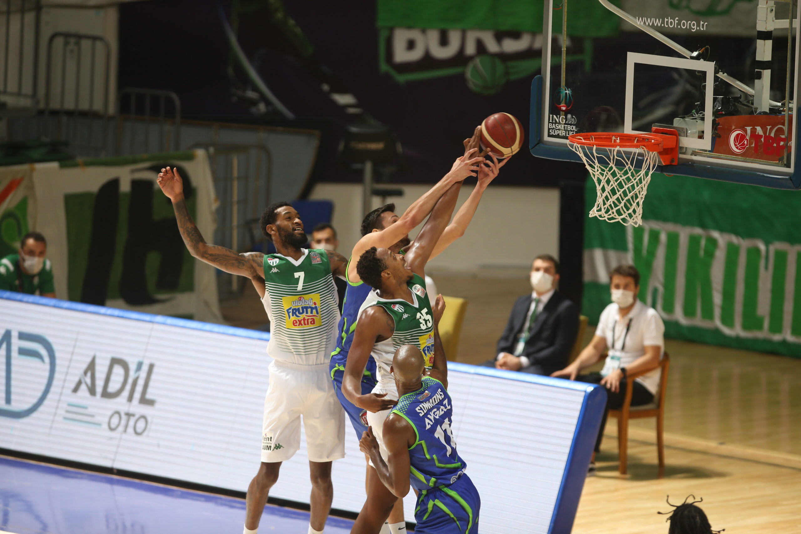 Bursa derbisi nefes kesti! Timsah kötü gidişi durdurdu… Bursa derbisi nefes kesti! Timsah kötü gidişi durdurdu…