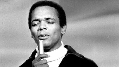 Müziğin efsanevi ismi hayatını kaybetti