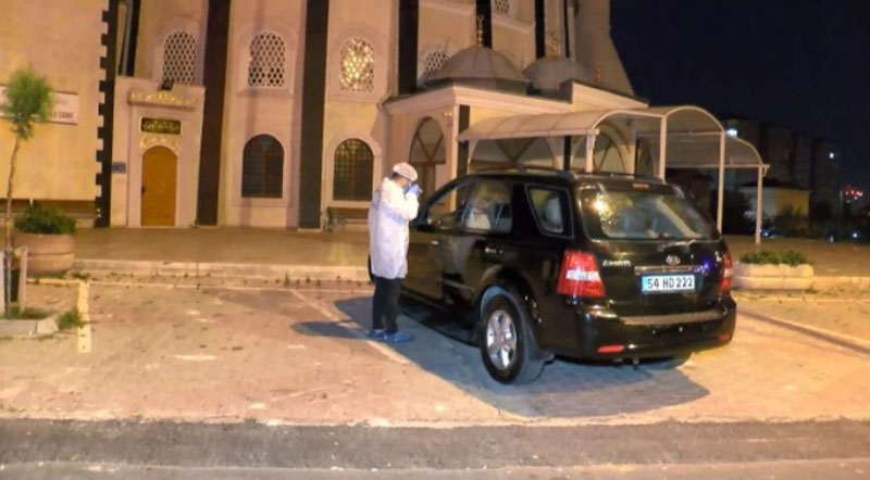 Eski belediye başkanı otomobilin içinde ölü bulundu