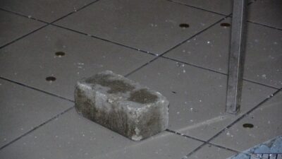 Saniyeler içinde marketi soydular