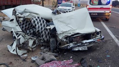 Korkunç kaza: 2 ölü, 1 yaralı