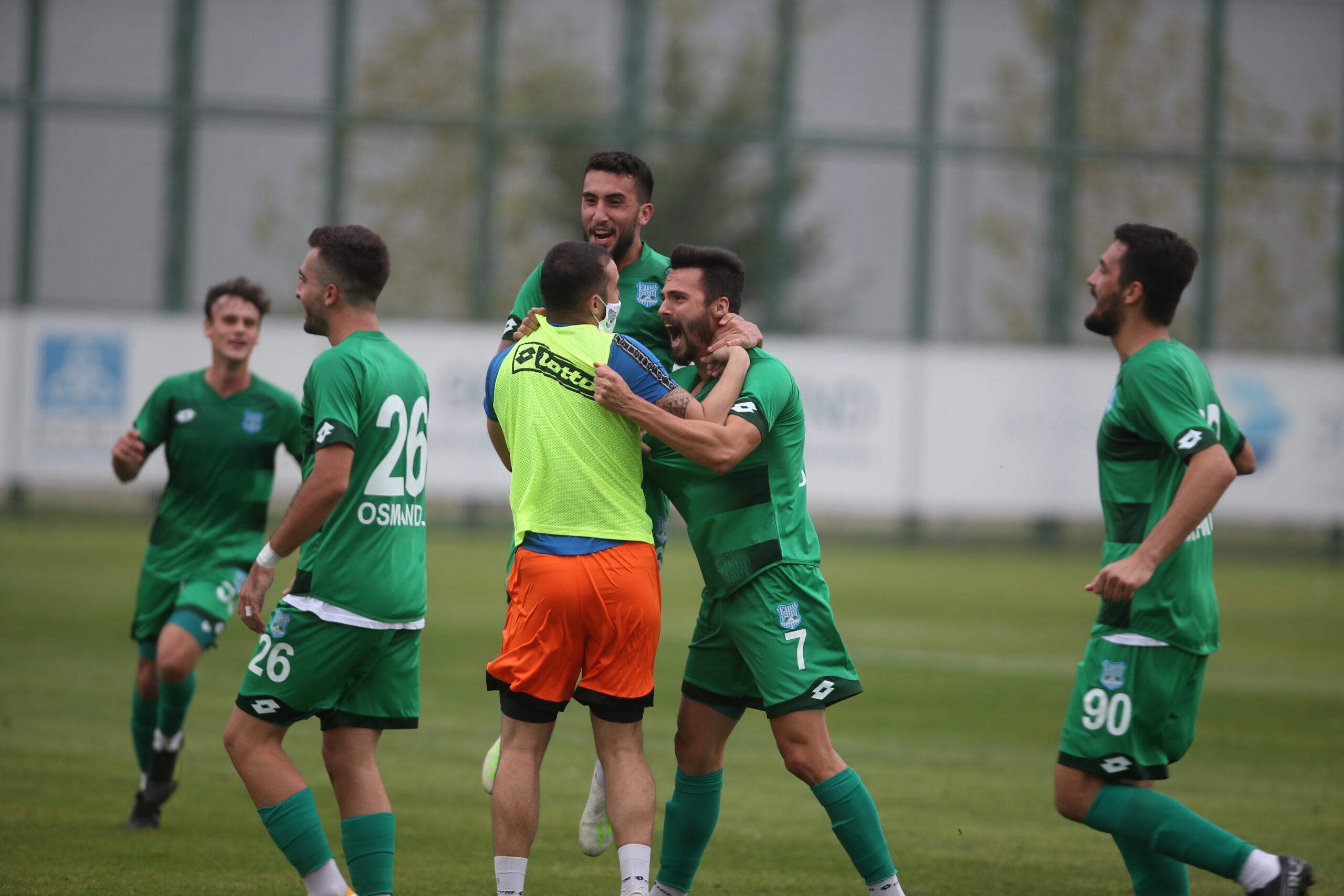 3.Lig’de zirve yürüyüşü… Bursa ekibi tek attı 3 aldı… 3.Lig’de zirve yürüyüşü… Bursa ekibi tek attı 3 aldı…