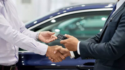 Sıfır araç aldı, başına gelmeyen kalmadı