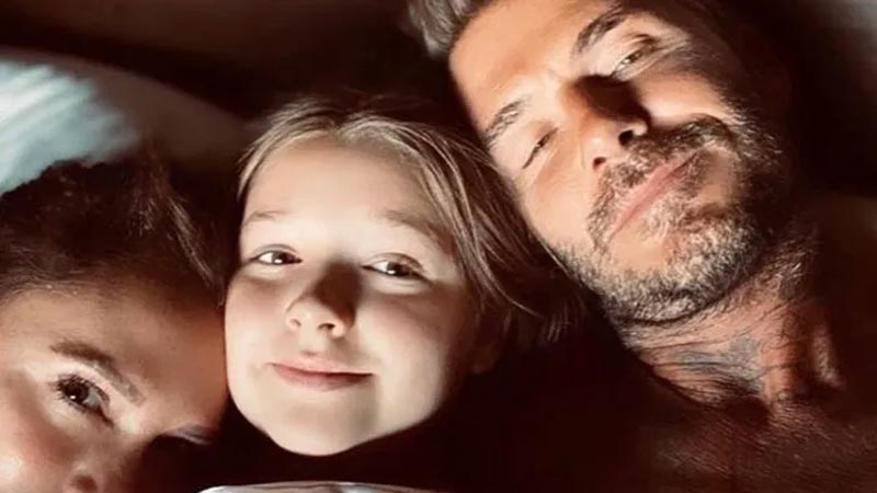 Bu poza tepki yağdı! Dudağından öpünce…