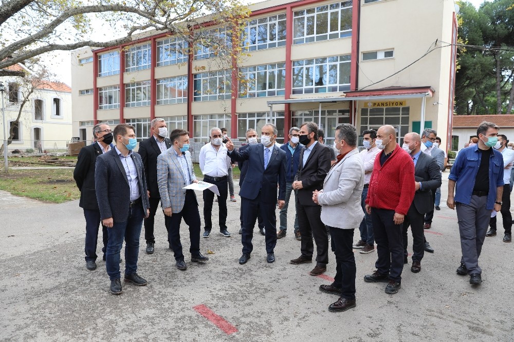 Tarihi mektep, eski ihtişamına kavuşuyor