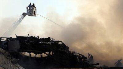 Ankara’da yangın! 5 iş yeri kullanılamaz hale geldi