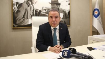 Muhittin Böcek’in Kovid-19 tedavisi yoğun bakımda sürüyor