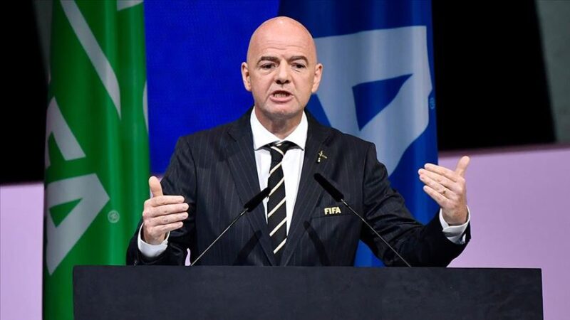 FIFA Başkanı Gianni Infantino, yeni tip koronavirüse (Kovid-19) yakalandı.