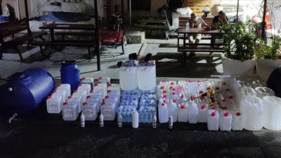 Sahte içki imalathanesine dönüştürülen eve operasyon