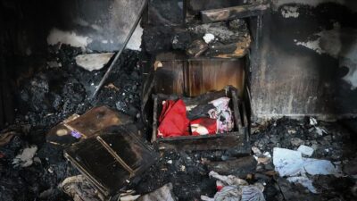 Her şey küle döndü… Sadece Türk bayrakları yanmadı!