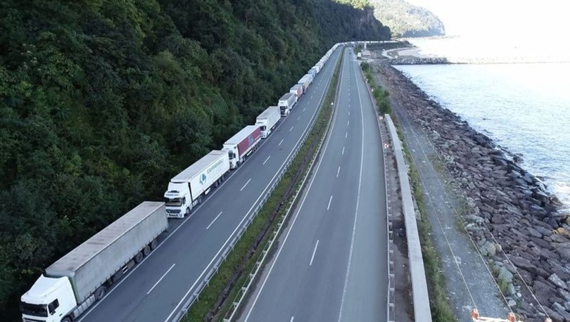Türk TIR’larına Ermeni köylerinde saldırı Türk TIR’larına Ermeni köylerinde saldırı
