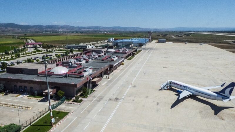 Türkiye uçarken Bursa durdu Bursa Yenişehir Uluslararası Havalimanı’nda tarifeli seferler durdu. İnovasyon Havalimanı seçilen