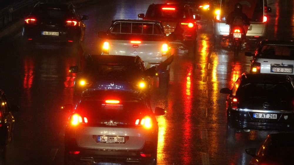 Bursa’da Azerbaycan’a destek konvoyu