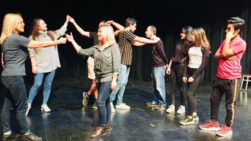 Kültür sanat etkinlikleriyle sanatseverlerin kültür durağı haline gelen Yıldırım Belediyesi, düzenlemeye hazırlandığı ücretsiz kurs ve