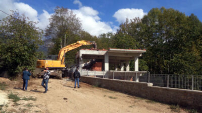 Osmangazi’de kaçak yapılar tek tek yıkılıyor