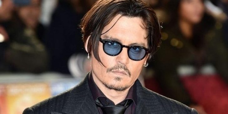Johnny Depp parmaklıklar ardından paylaştı Johnny Depp parmaklıklar ardından paylaştı