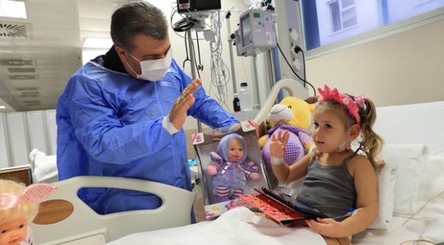 Minik Ayda’dan Bakan’ı gülümseten istek