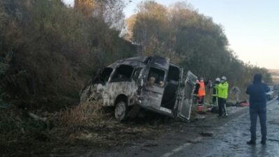 Sığınmacıları taşıyan minibüs devrildi: 2 ölü, 22 yaralı