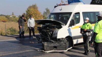 Öğrenci servisi devrildi: 8 yaralı