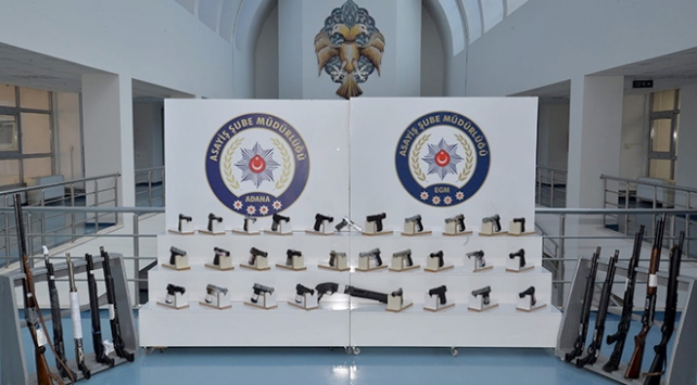 Adana’da bir haftada ruhsatsız 66 silah ele geçirildi