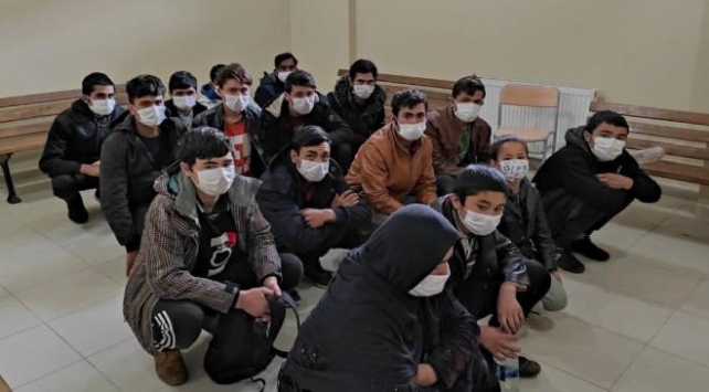 Kocaeli’nde 16 düzensiz göçmen yakalandı Kocaeli’nde 16 düzensiz göçmen yakalandı