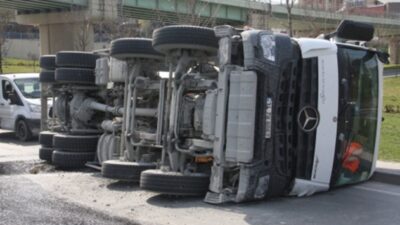 Beton mikseri devrildi: 1 yaralı