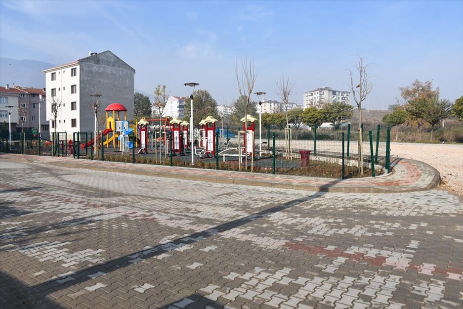 Karşıyaka Caddesi’ne modern çocuk parkı Karşıyaka Caddesi’ne modern çocuk parkı