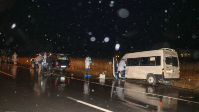 Minibüs otobüse çarptı: Ölü ve yaralılar var