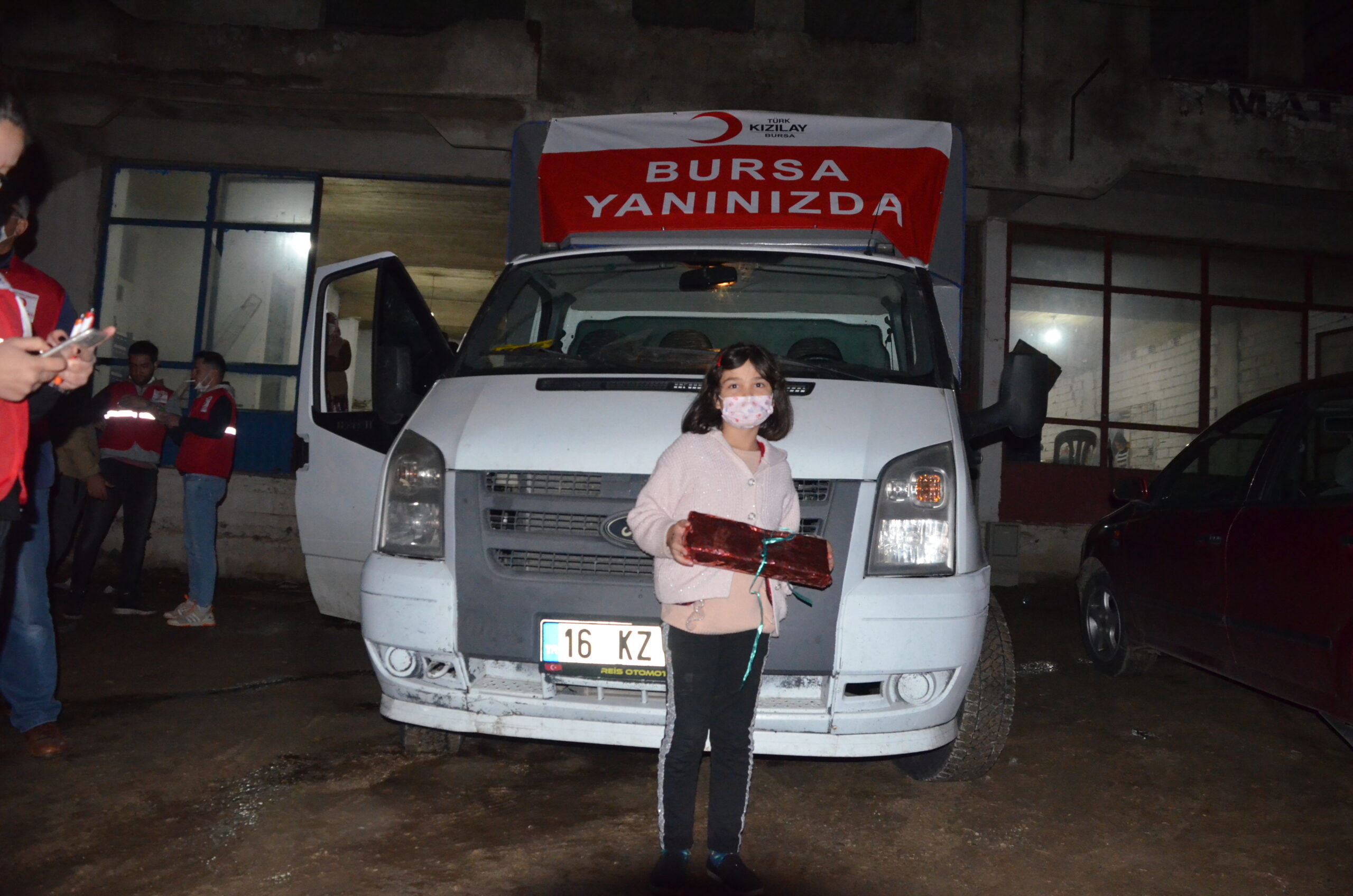 Bursa’da 7 yaşındaki Erva’dan Ayda’ya hediye Bursa’da 7 yaşındaki Erva’dan Ayda’ya hediye