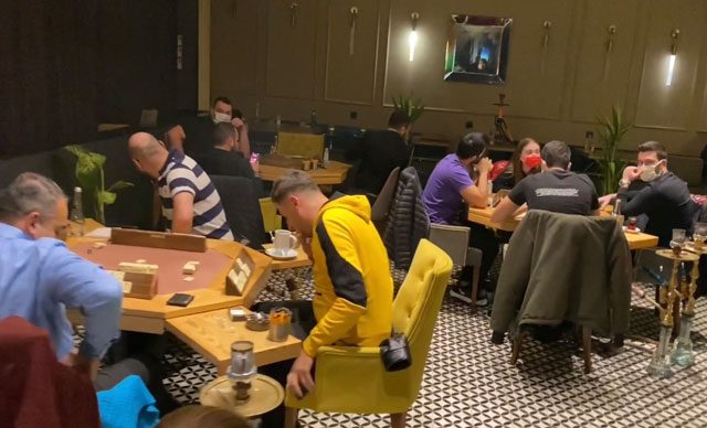 Karantinadan okey masasına Karantinadan okey masasına