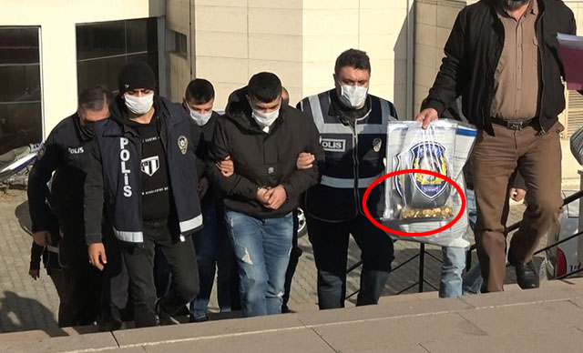 240 adet sahte Osmanlı sikkesini, 25 bin liraya satarak dolandırdılar