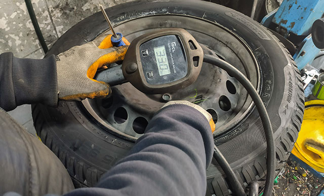 Kış lastiğinde son gün yoğunluğu