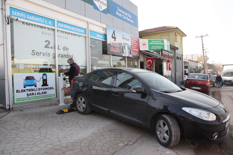 Elektrikli araçların şarjı Tomurcuk Otomotiv’den