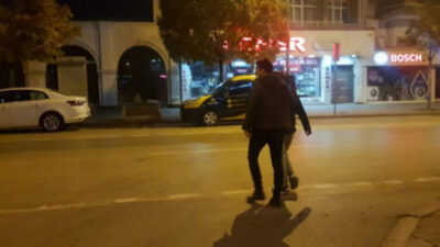 Sokağa çıkma kısıtlamasına uymayan gençlere para cezası kesildi