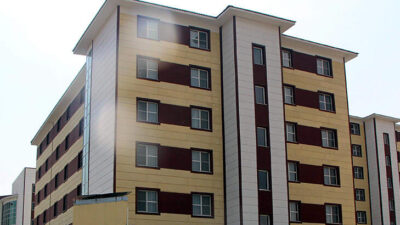 Karantinada olması gereken 2 kişi yolcu otobüsünden çıktı!