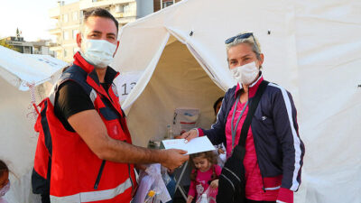 İzmirli depremzedelere mektup! ‘Ne yazık ki halen aramızda’