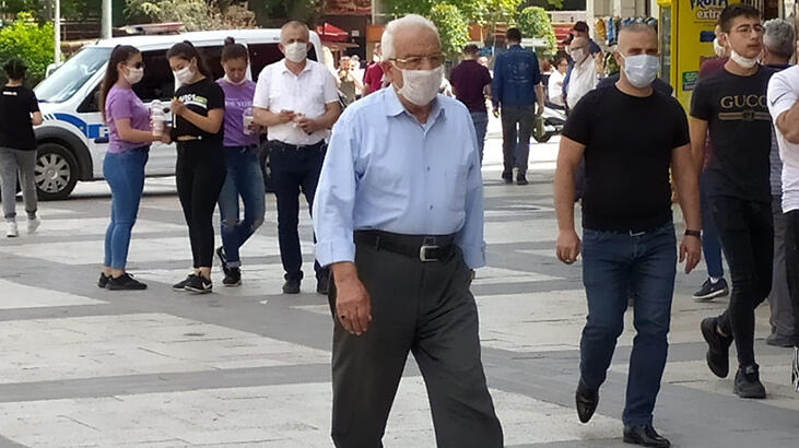 Bir kentte 65 yaş üstü için sokağa çıkma yasağı geldi!