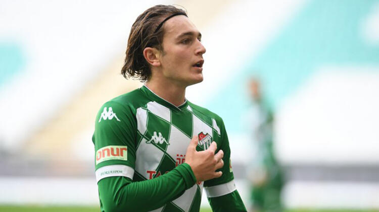 Tüm gözler onun üstünde… Canlı yayında açıkladı! 3 büyükler şok oldu Tüm gözler onun üstünde… Canlı yayında açıkladı! 3 büyükler şok oldu