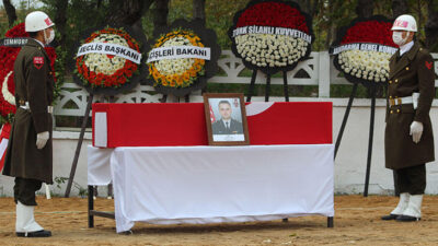 Şehit yarbay gözyaşlarıyla uğurlandı