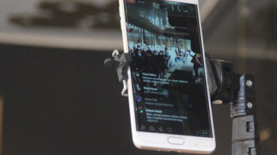 Belediye başkanı babasının cenazesini canlı yayında takip etti!