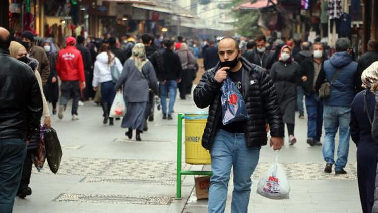 Bakan Koca, ‘Vakalar artıyor’ demişti! Endişelendiren görüntü Bakan Koca, ‘Vakalar artıyor’ demişti! Endişelendiren görüntü