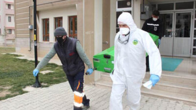 Genç kadının esrarengiz ölümü! Sevgilisinin banyosunda…