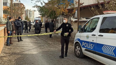 Evlat vahşeti! Annesini öldürdü