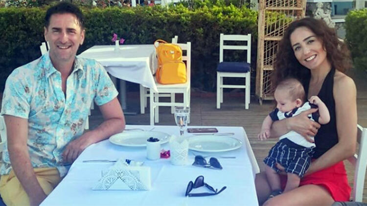 Oyuncu Bekir Aksoy, eşi ve 8 aylık bebeği koronavirüse yakalandı Oyuncu Bekir Aksoy, eşi ve 8 aylık bebeği koronavirüse yakalandı